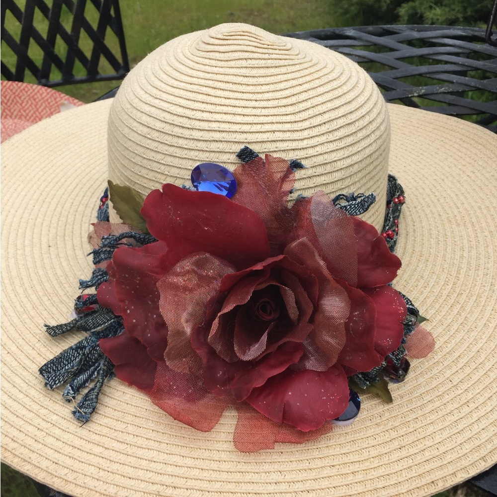 Artisan kreativekristen Upcycled cream wide brim straw hat Floral Accent - Picture 3 of 11
